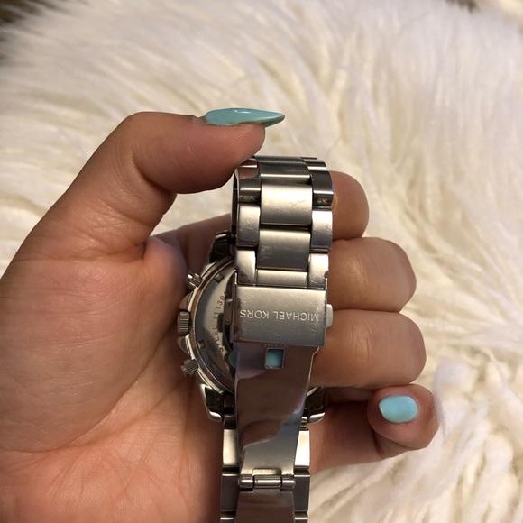 Michael Kors silver watch - Picture 2 of 2